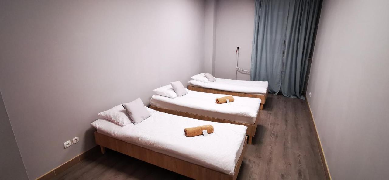 Hostel Powstaniec Wola - Private Rooms Varsovie Extérieur photo