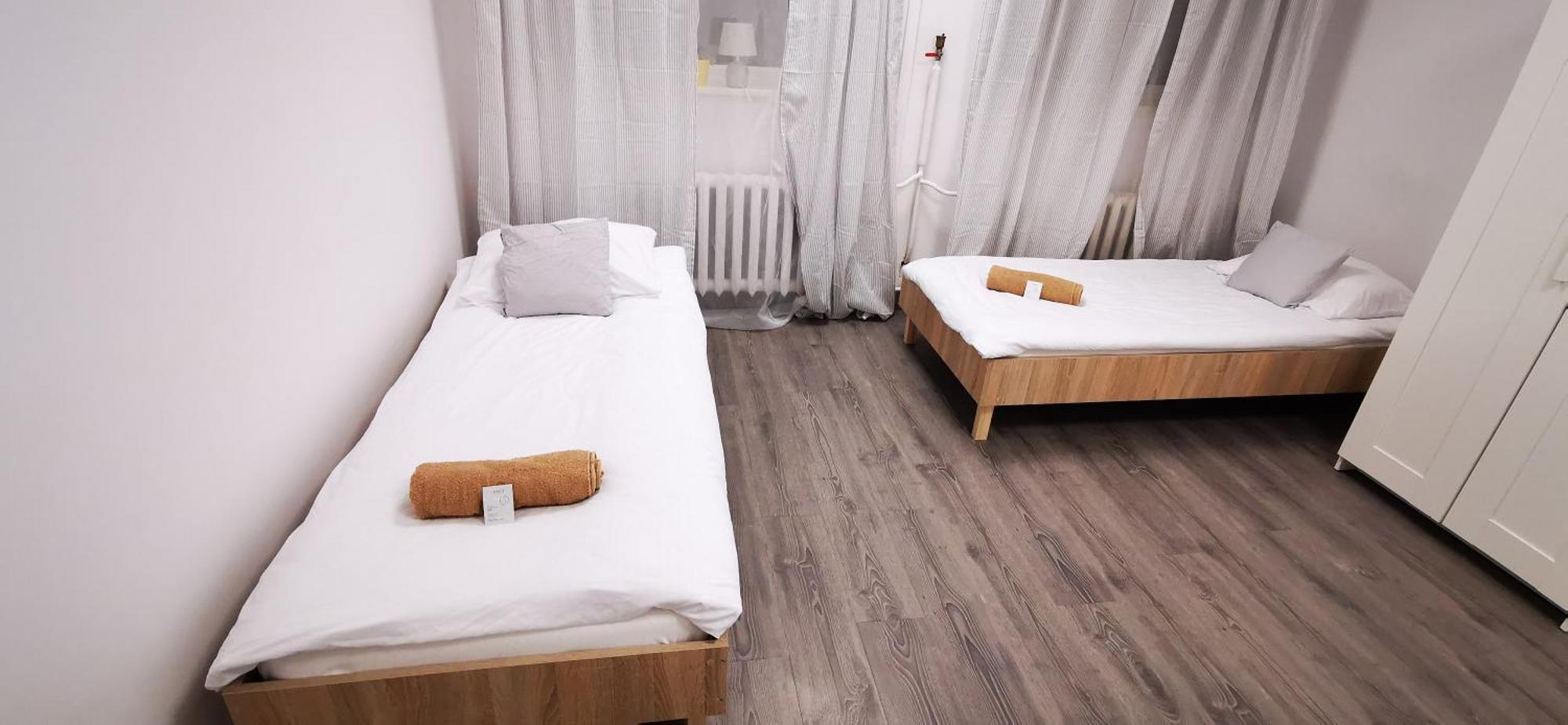 Hostel Powstaniec Wola - Private Rooms Varsovie Extérieur photo